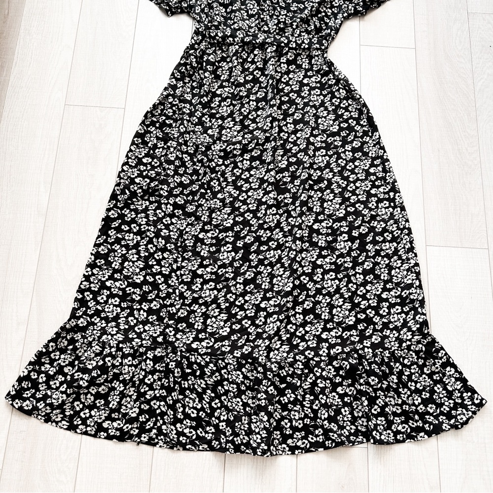 Black and white floral maxi cottagecore style dress - Picture 11 of 13